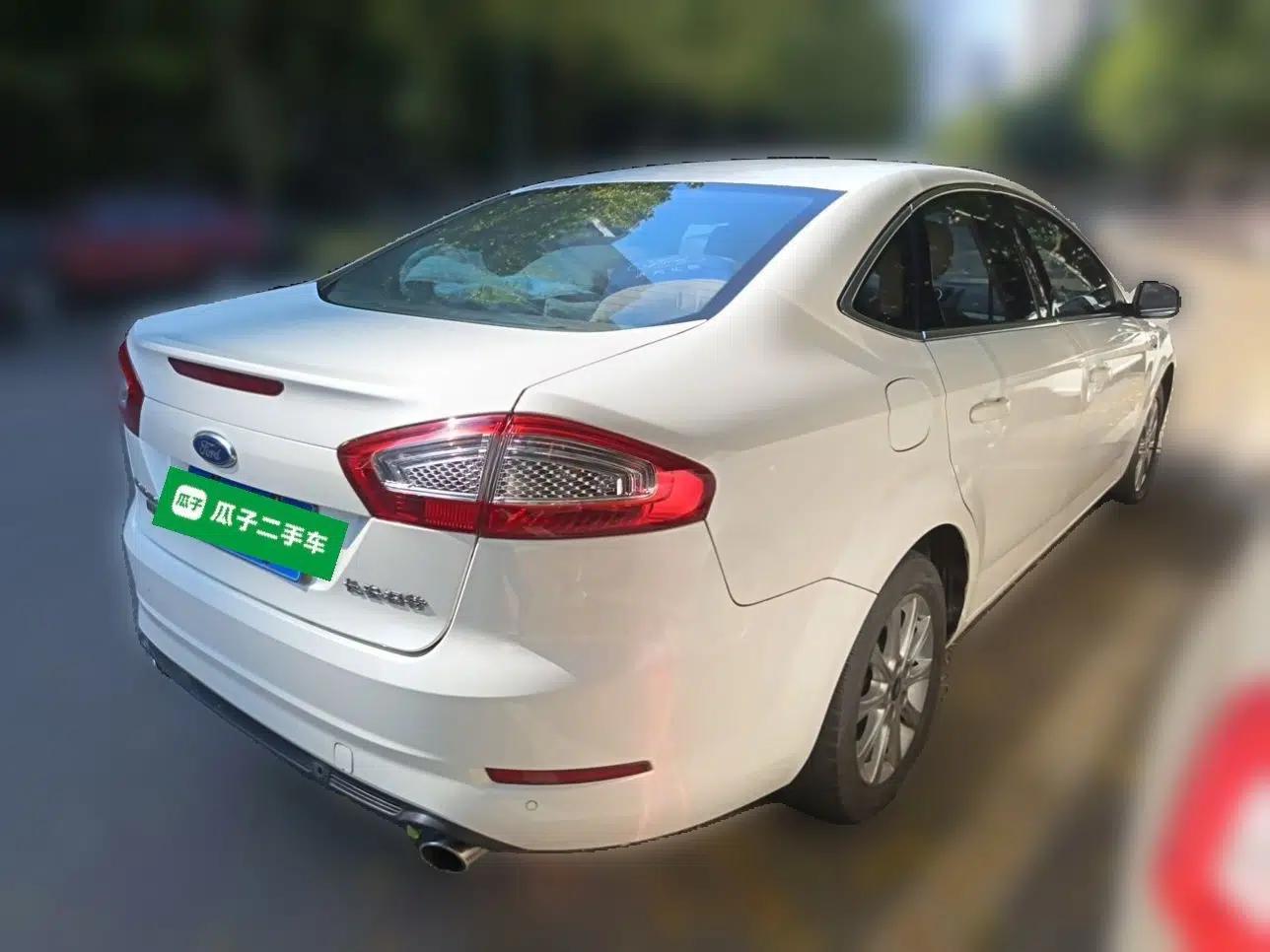 Ford Mondeo 2013 2.3L Fashion Edition — миниатюра 6