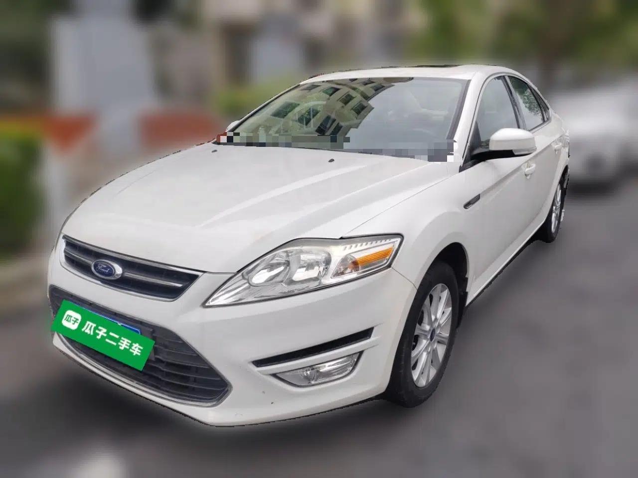 Ford Mondeo 2011 2.3L Fashion Edition — миниатюра 1