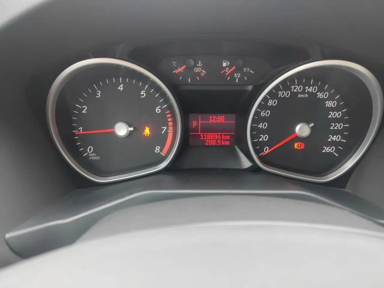 Ford Mondeo 2011 2.3L Fashion Edition — миниатюра 12