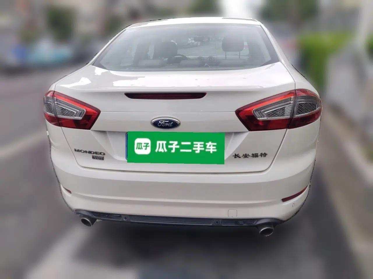 Ford Mondeo 2011 2.3L Fashion Edition — миниатюра 5