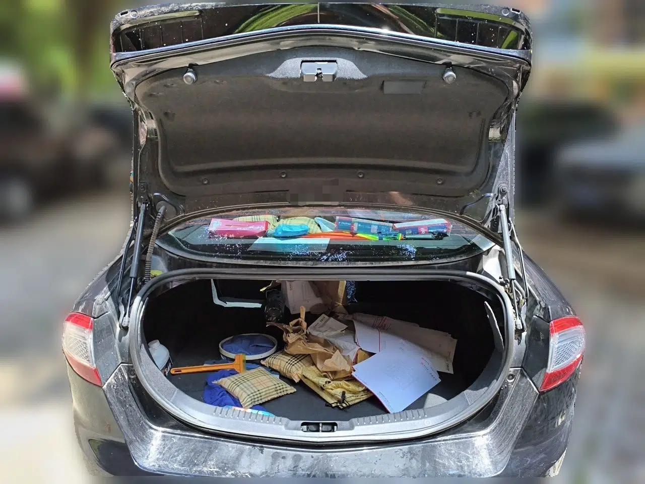 Ford Mondeo 2011 2.3L Luxury Model — миниатюра 19
