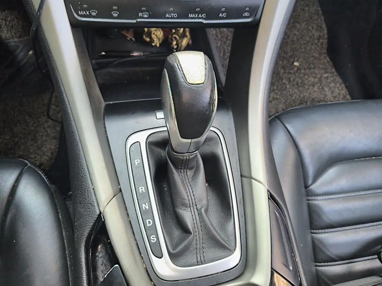 Ford Mondeo 2013 2.0L GTDi 200 Luxury Model — миниатюра 14