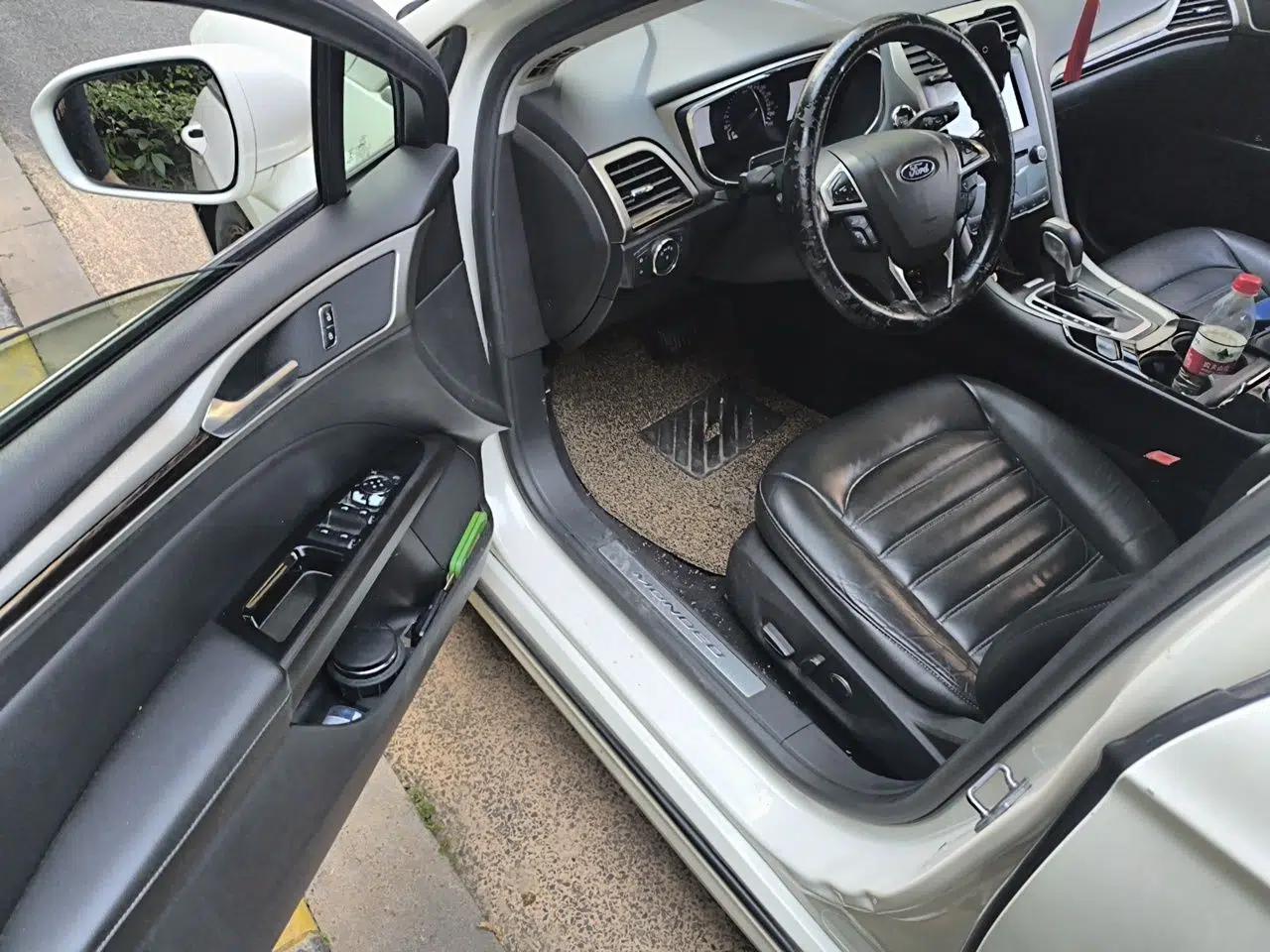 Ford Mondeo 2013 2.0L GTDi 200 Luxury Model — миниатюра 16