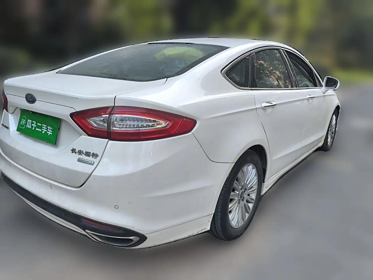 Ford Mondeo 2013 2.0L GTDi 200 Luxury Model — миниатюра 6