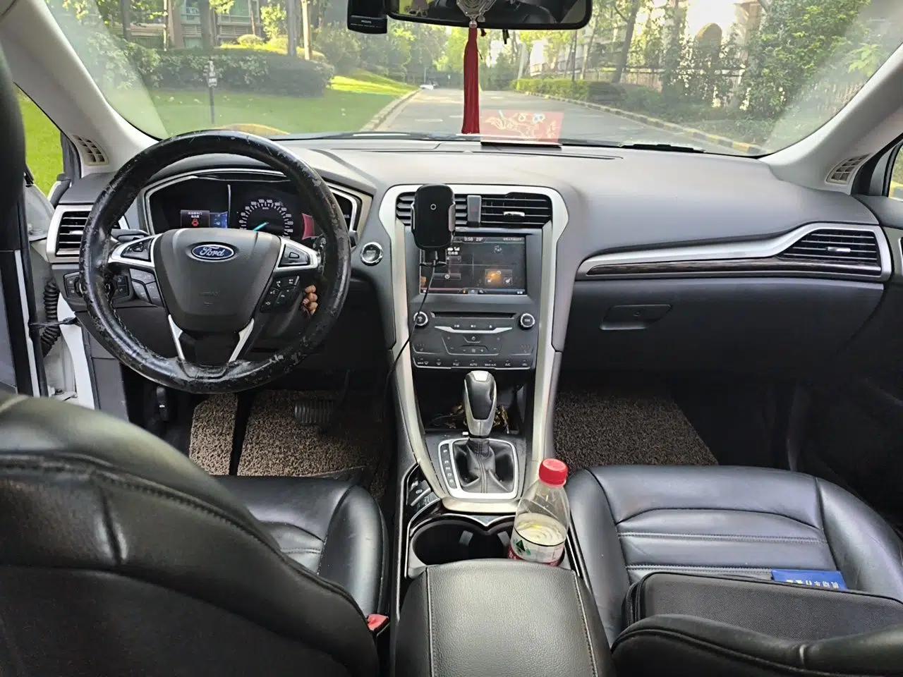 Ford Mondeo 2013 2.0L GTDi 200 Luxury Model — миниатюра 9