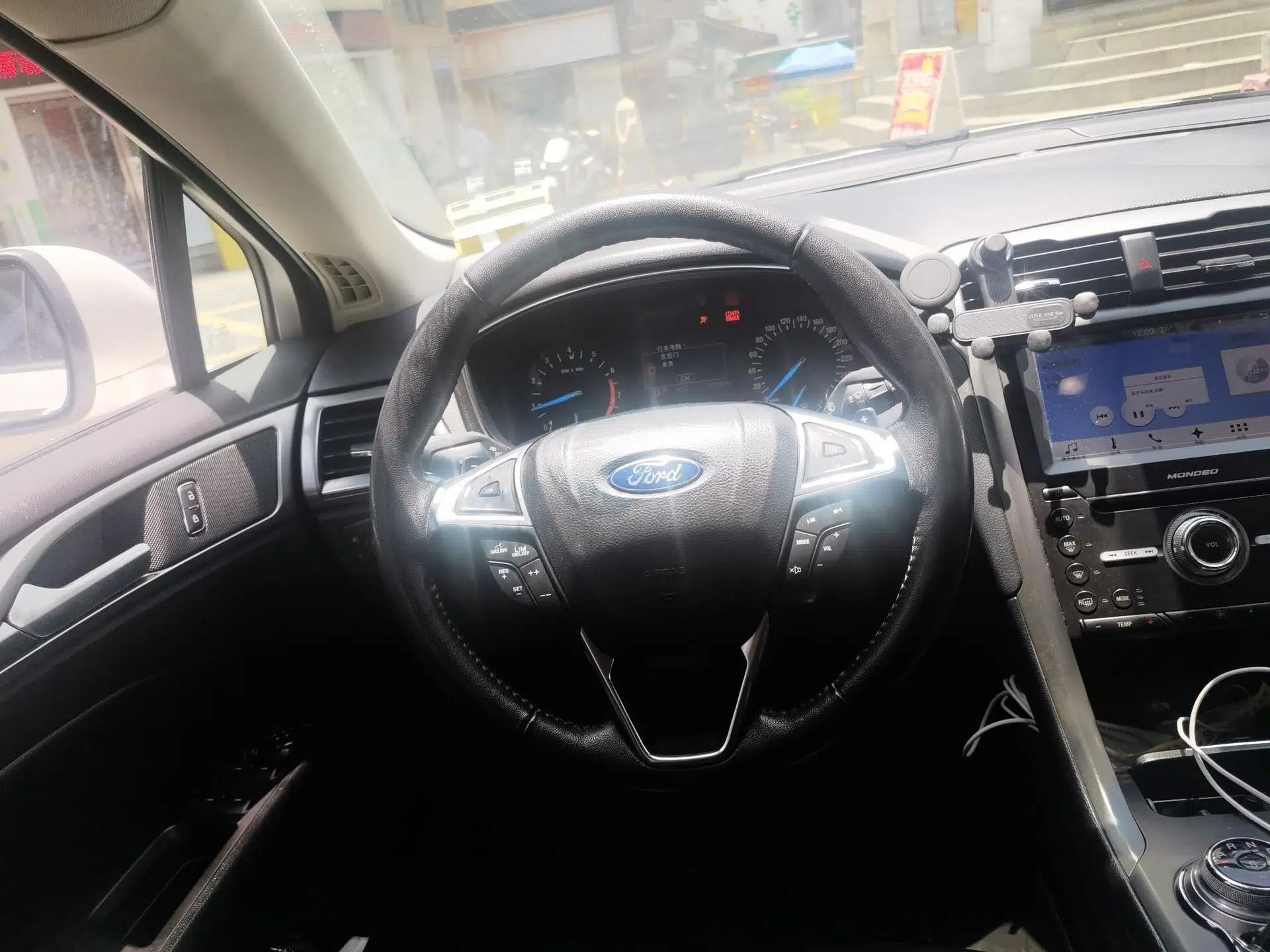 Ford Mondeo 2017 EcoBoost 180 Stylish Model — миниатюра 10