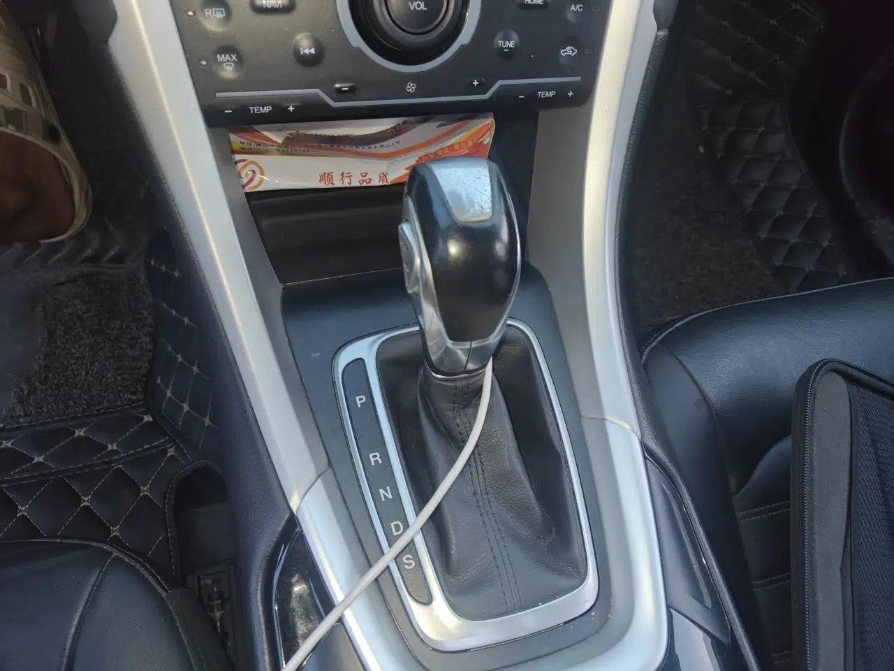 Ford Mondeo 2013 1.5L GTDi180 Fashion Edition — миниатюра 14