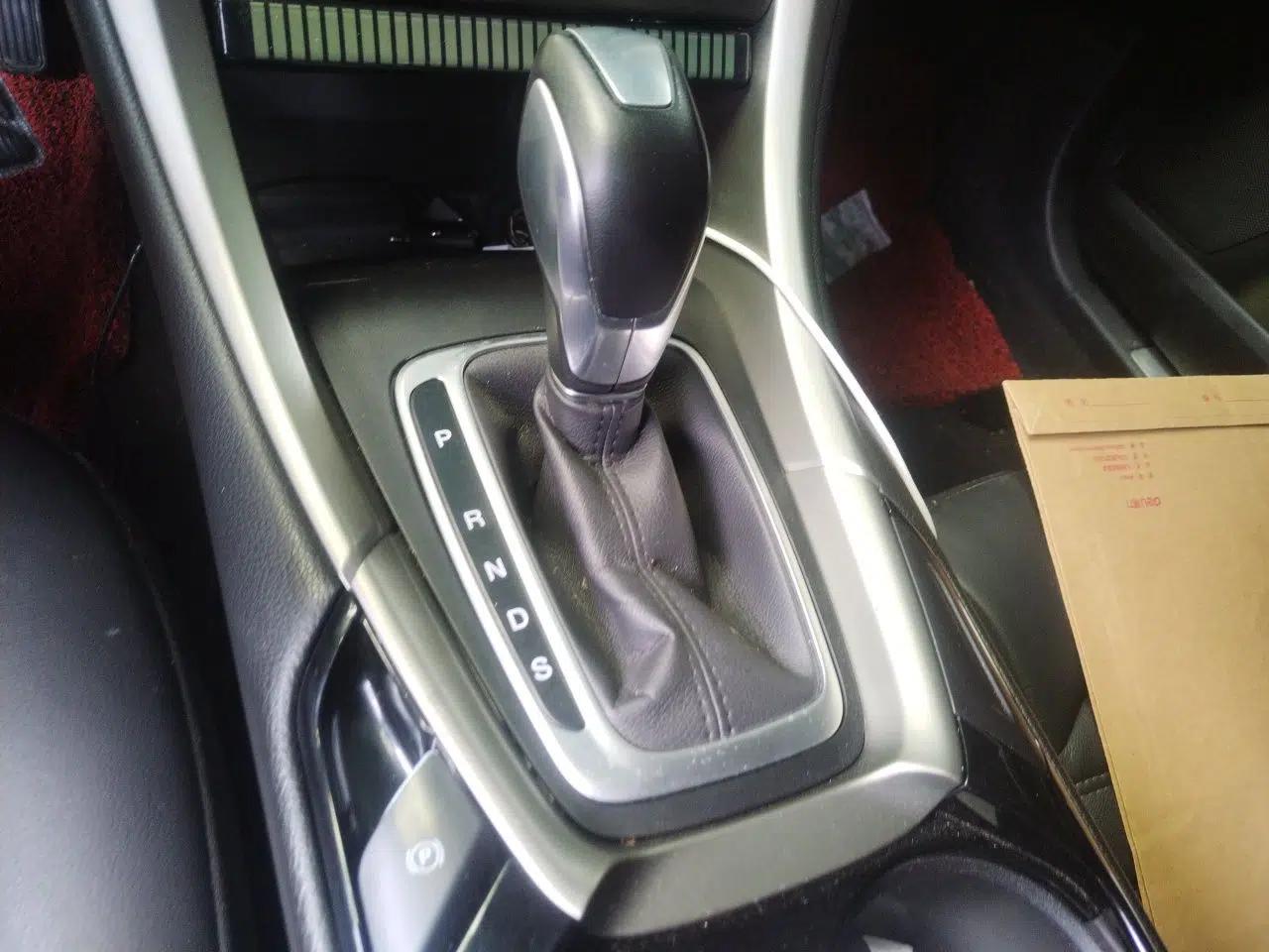Ford Mondeo 2013 2.0L GTDi 200 Fashion Edition — миниатюра 14