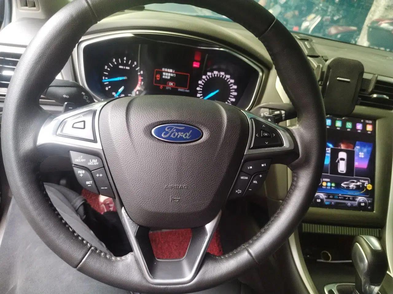 Ford Mondeo 2013 2.0L GTDi 200 Fashion Edition — миниатюра 10