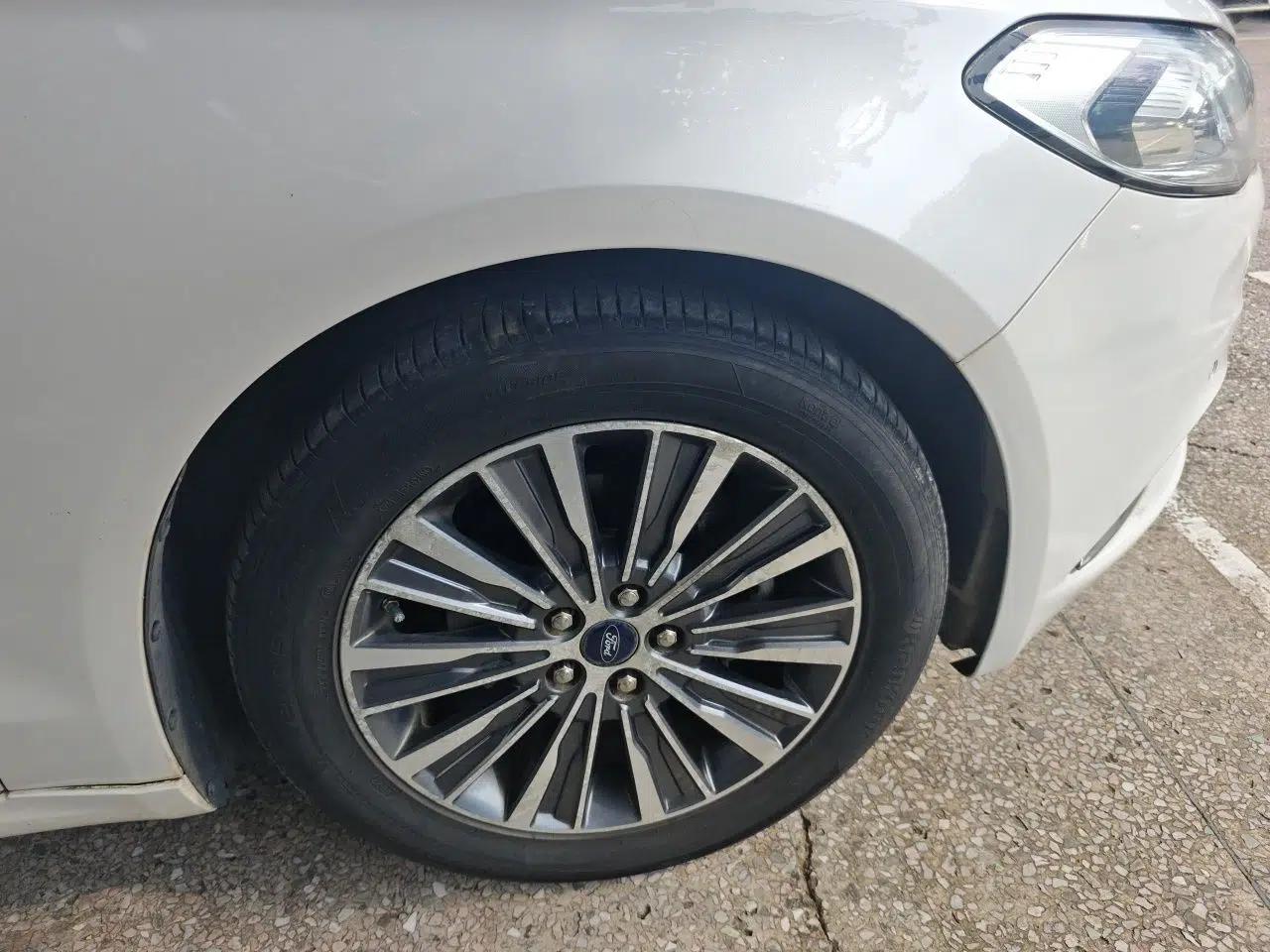Ford Mondeo 2017 EcoBoost 180 Luxury Model — миниатюра 8