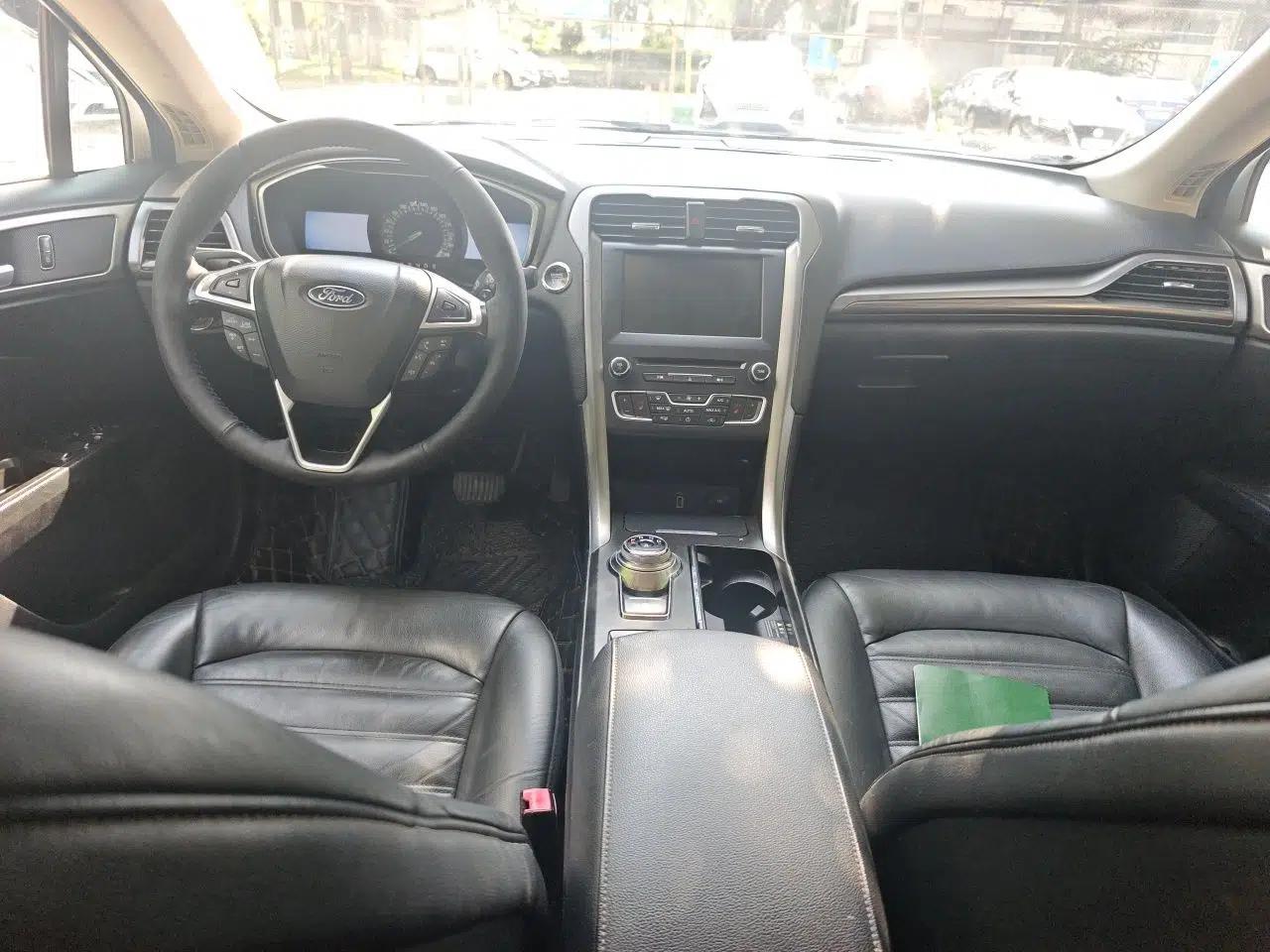 Ford Mondeo 2017 EcoBoost 180 Luxury Model — миниатюра 9