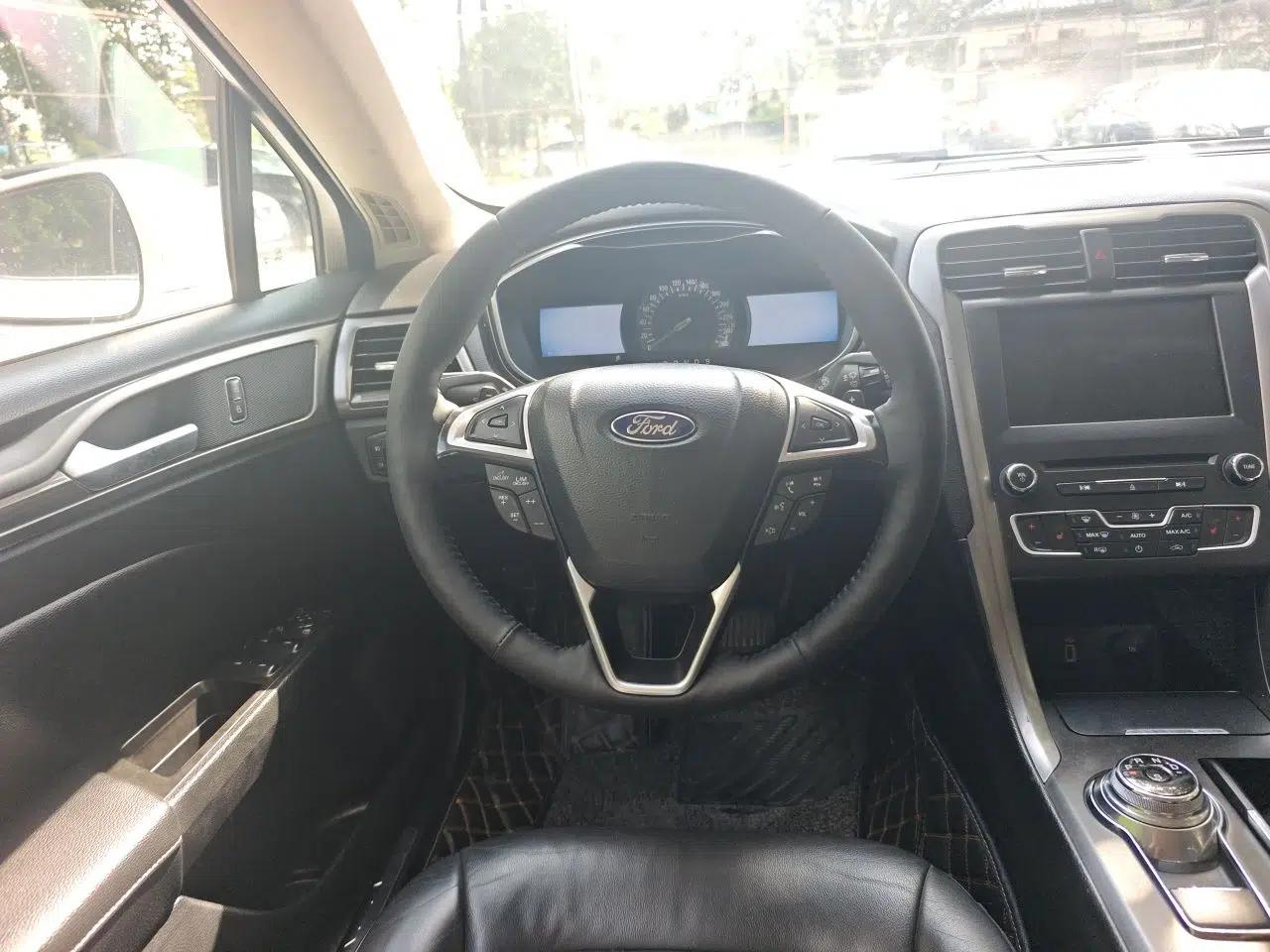 Ford Mondeo 2017 EcoBoost 180 Luxury Model — миниатюра 10