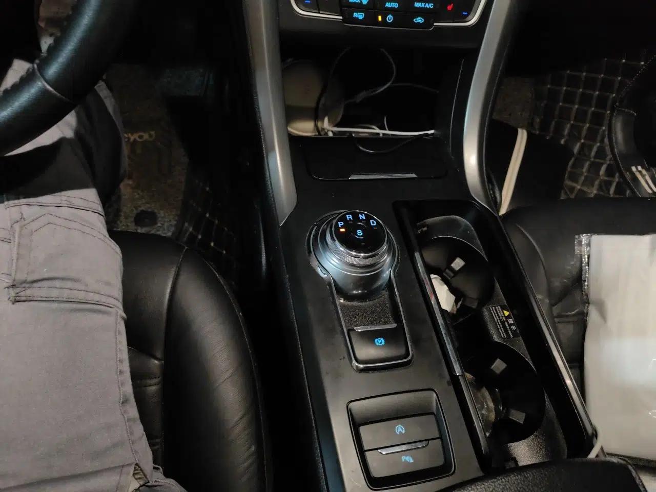 Ford Mondeo 2017 EcoBoost 200 Luxury Model — миниатюра 14