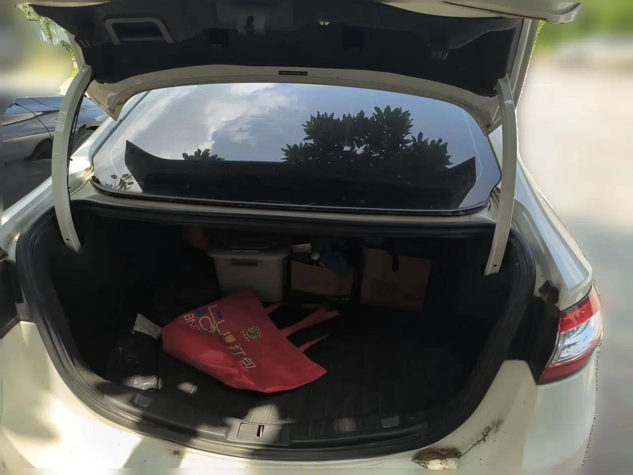 Ford Mondeo 2013 2.0L GTDi 200 Luxury Model — миниатюра 19