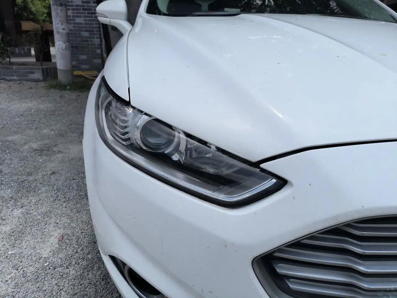 Ford Mondeo 2013 2.0L GTDi 200 Luxury Model — миниатюра 7