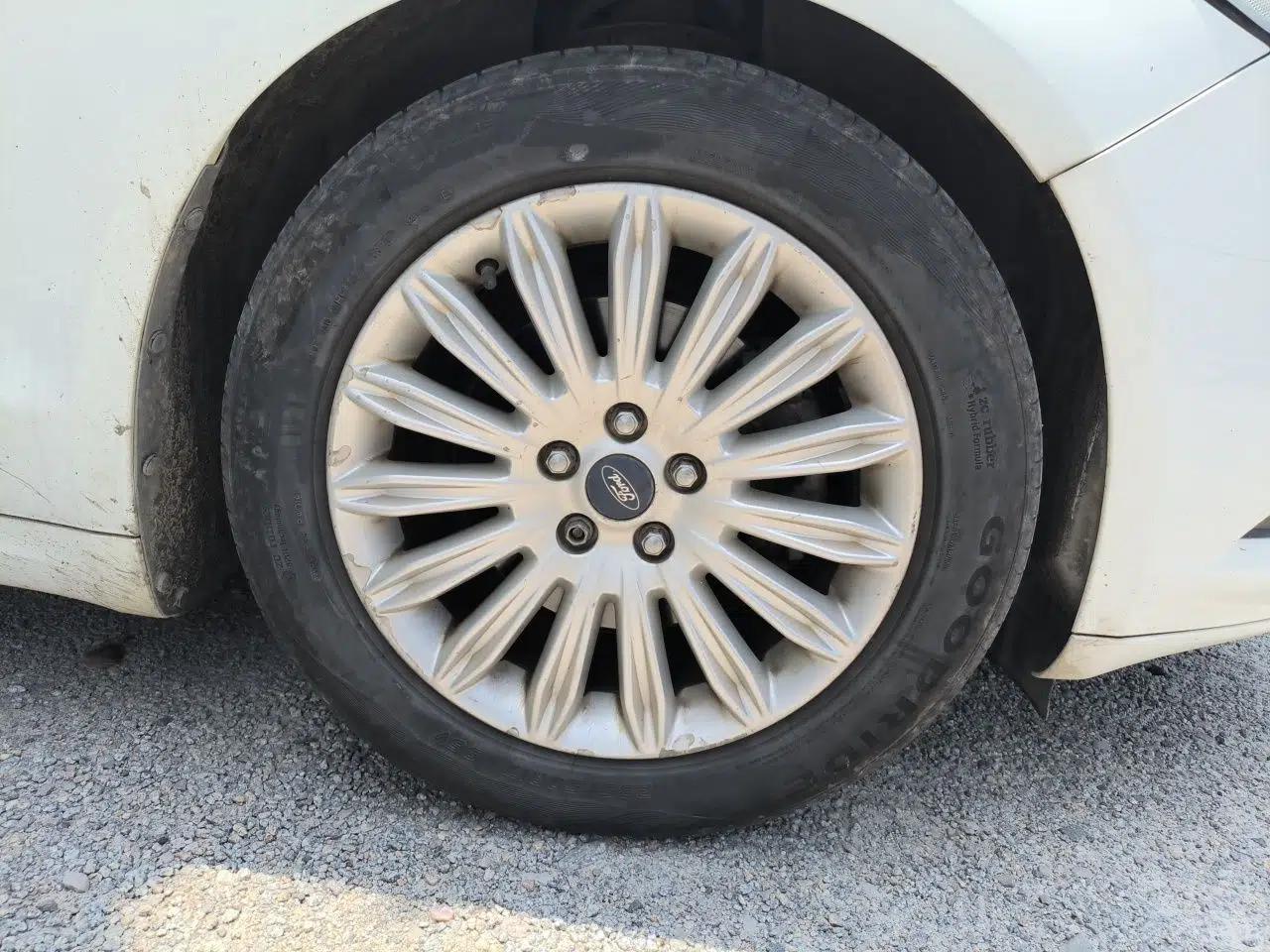 Ford Mondeo 2013 2.0L GTDi 200 Luxury Model — миниатюра 8