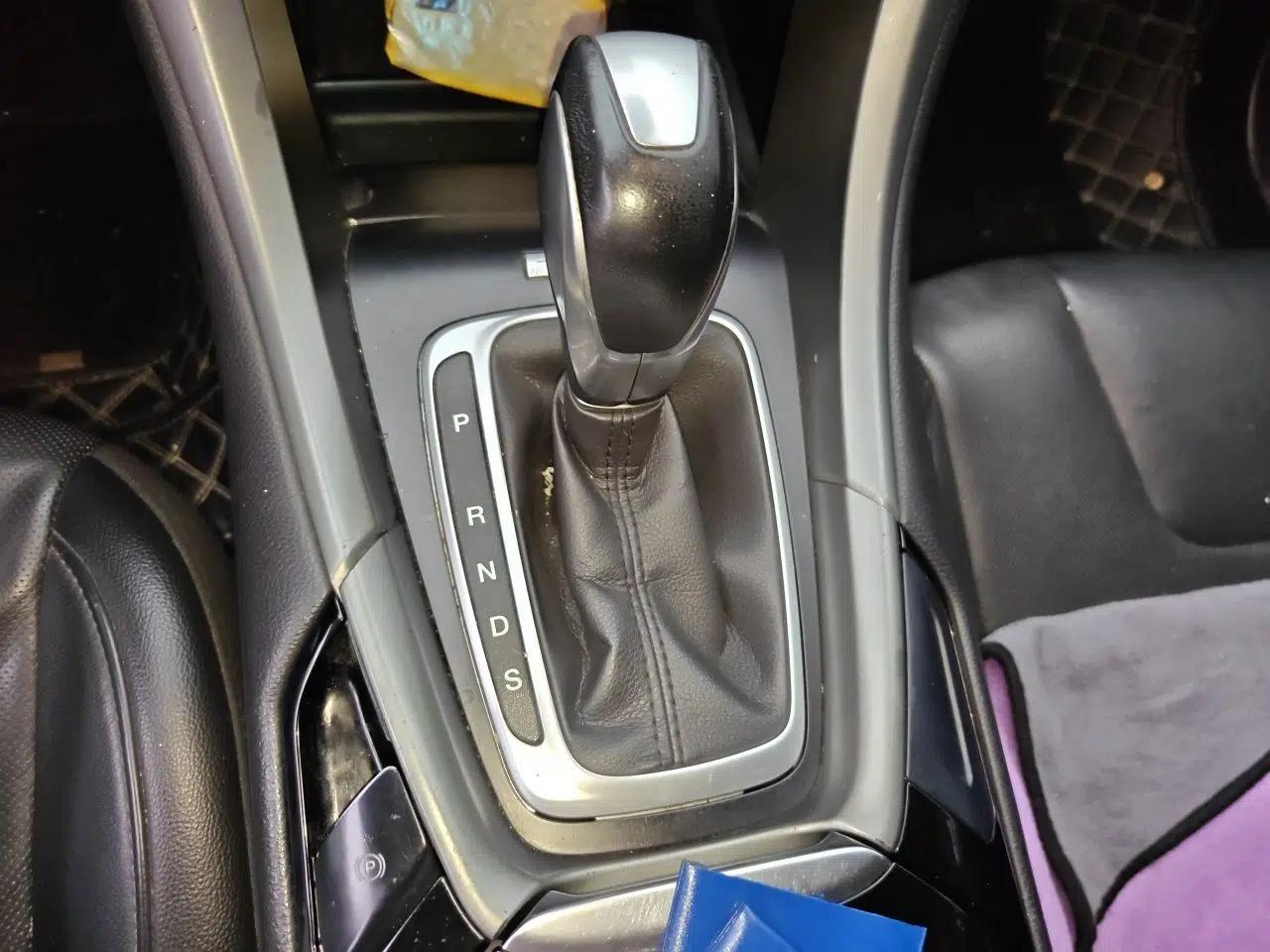 Ford Mondeo 2013 2.0L GTDi240 Flagship Edition — миниатюра 14