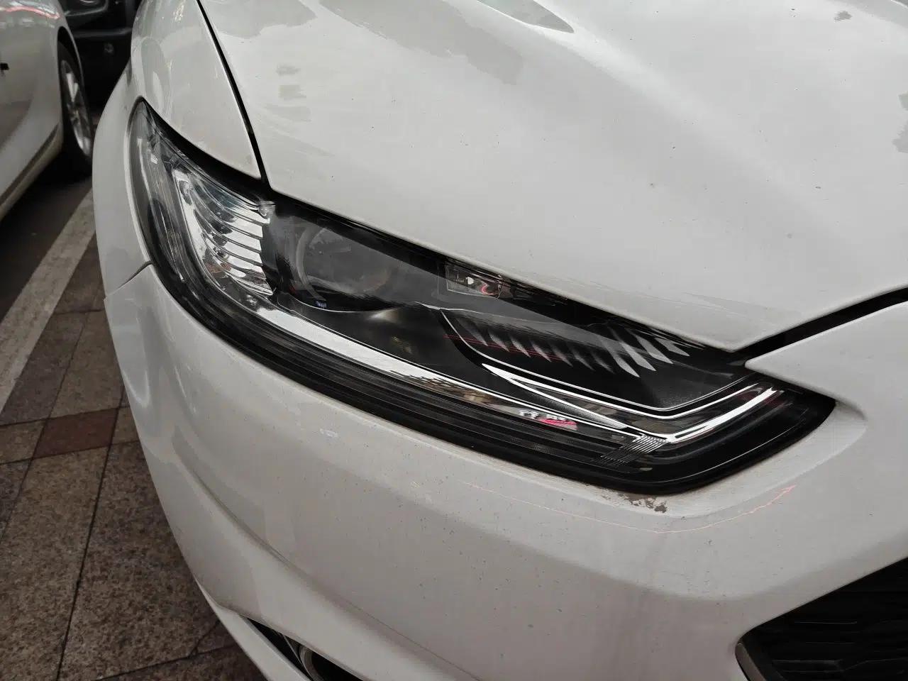 Ford Mondeo 2013 2.0L GTDi240 Flagship Edition — миниатюра 7