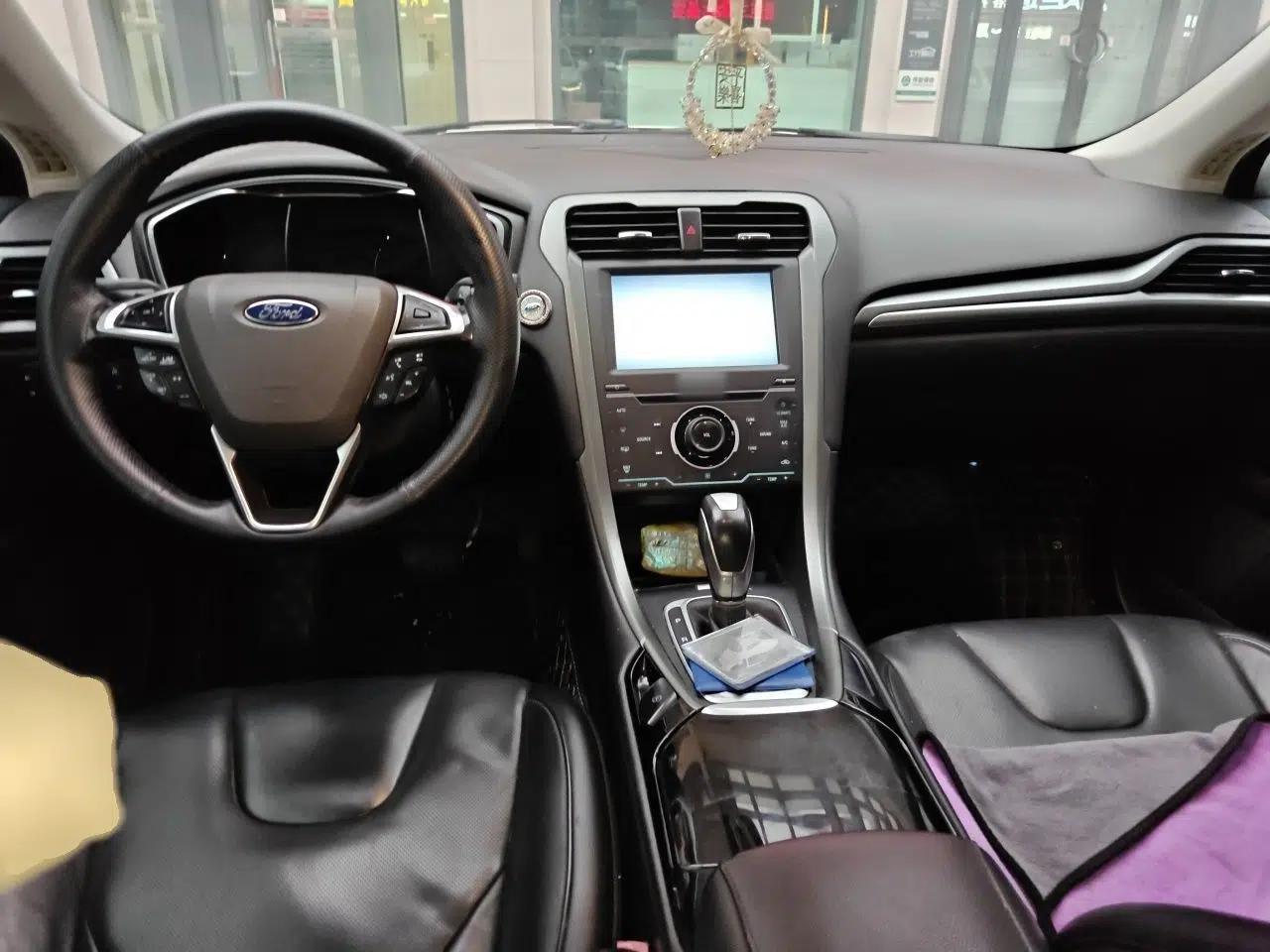 Ford Mondeo 2013 2.0L GTDi240 Flagship Edition — миниатюра 9