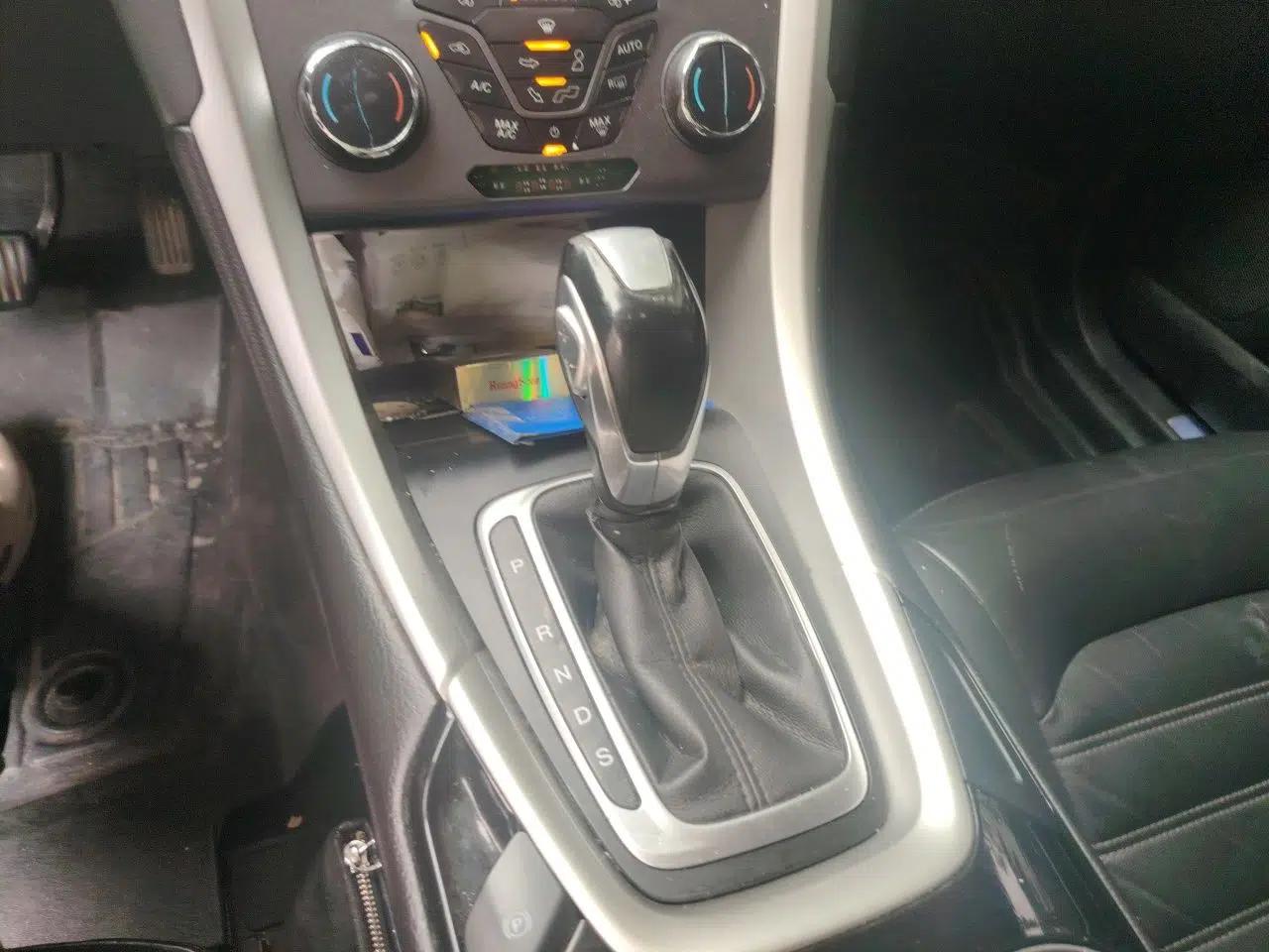 Ford Mondeo 2013 1.5L GTDi180 Fashion Edition — миниатюра 14