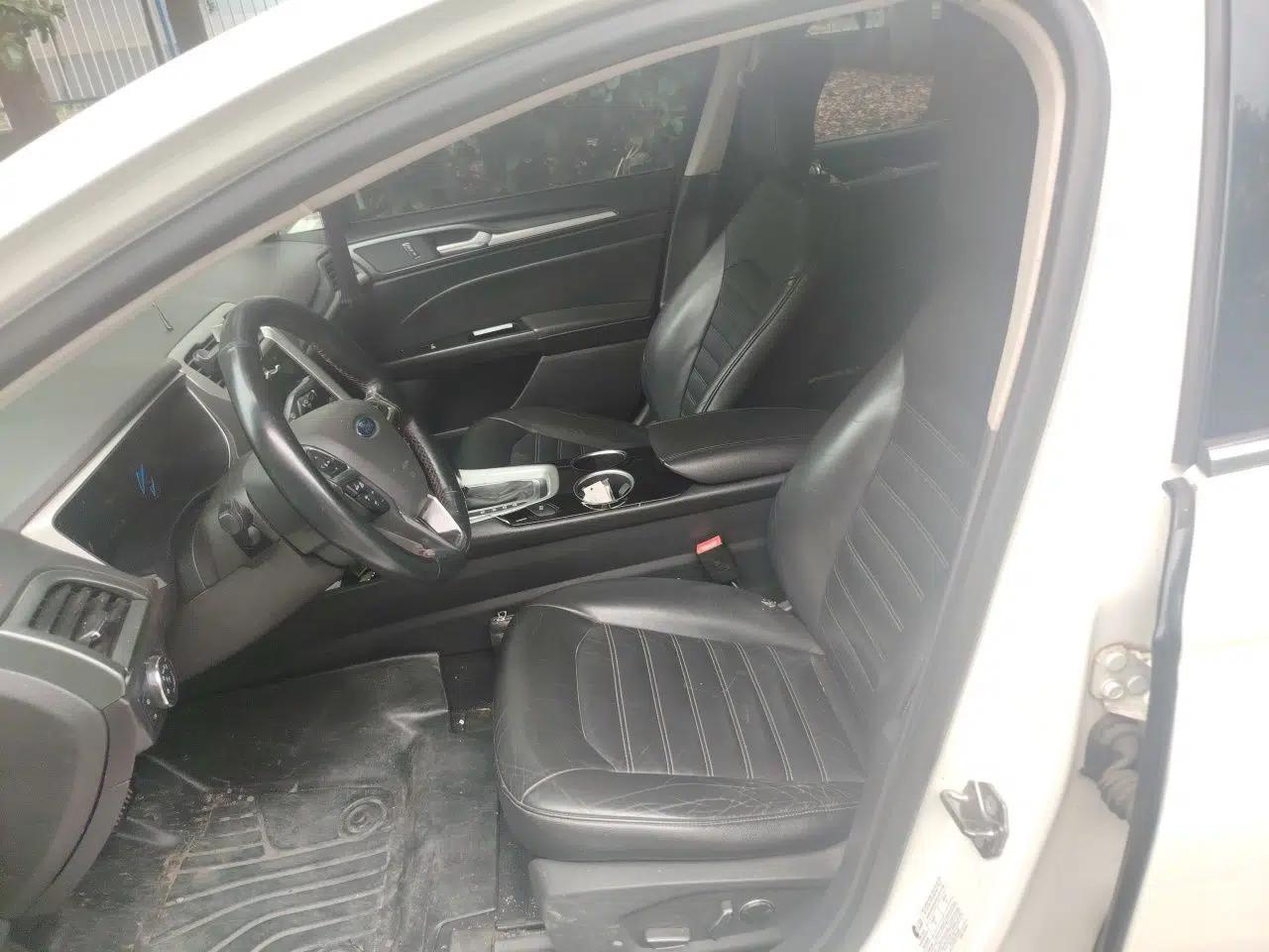 Ford Mondeo 2013 1.5L GTDi180 Fashion Edition — миниатюра 15