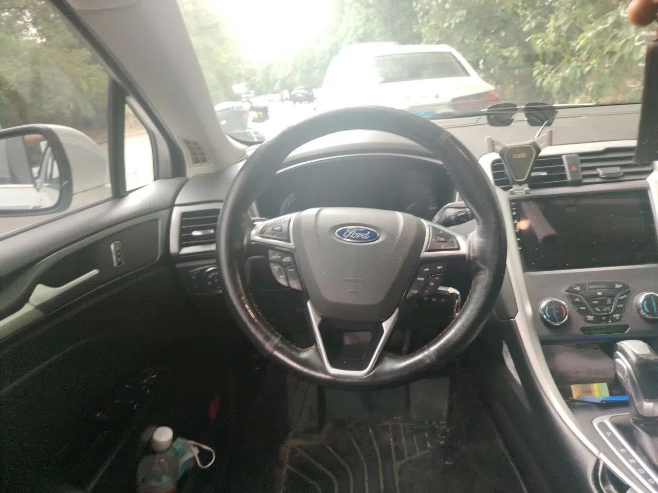 Ford Mondeo 2013 1.5L GTDi180 Fashion Edition — миниатюра 10