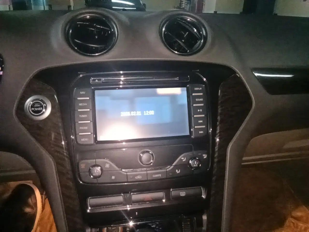 Ford Mondeo 2011 2.3L Luxury Model — миниатюра 13