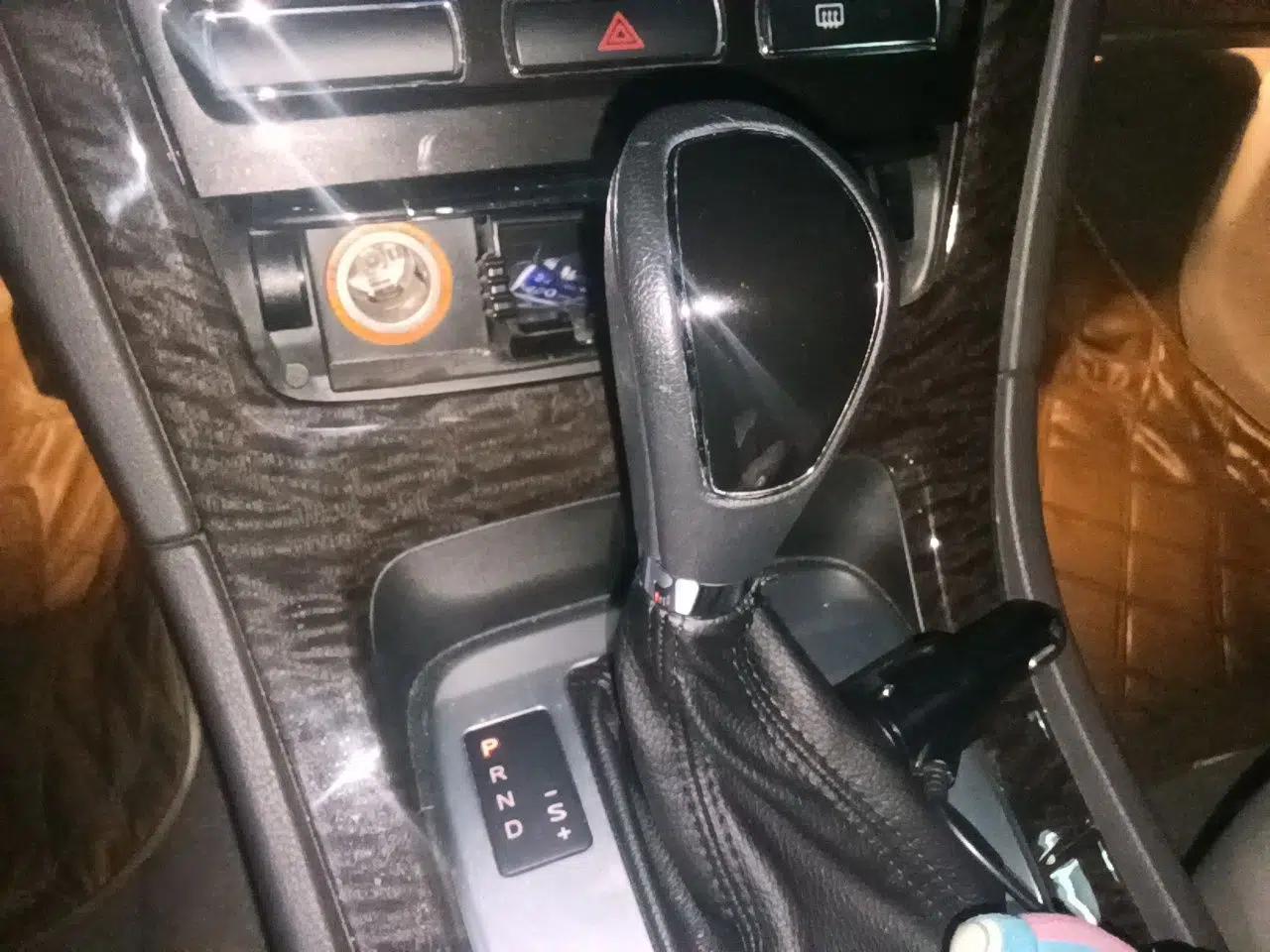Ford Mondeo 2011 2.3L Luxury Model — миниатюра 14