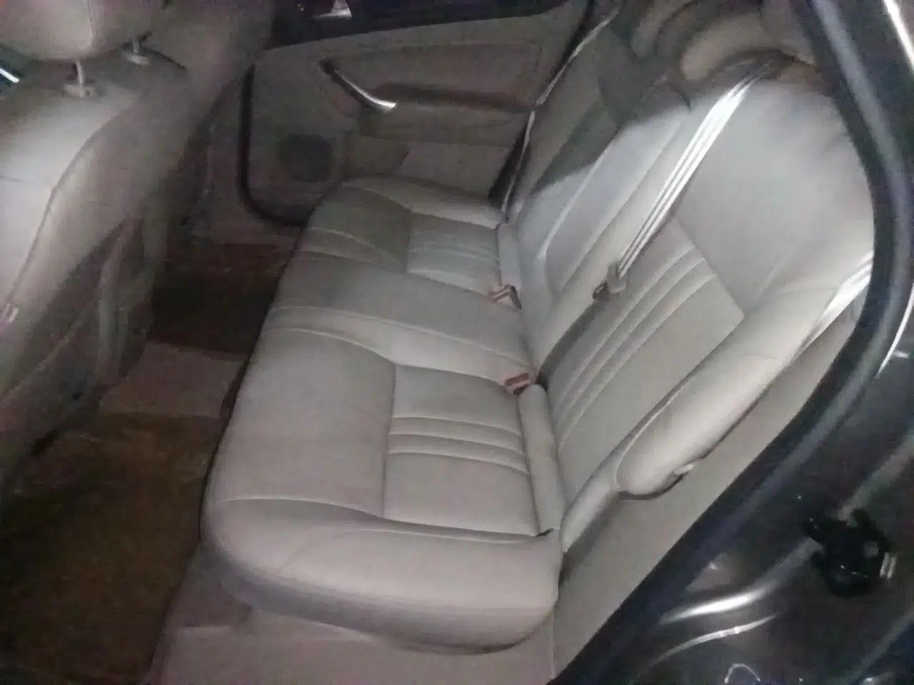 Ford Mondeo 2011 2.3L Luxury Model — миниатюра 17