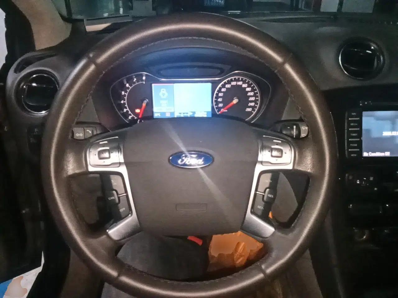 Ford Mondeo 2011 2.3L Luxury Model — миниатюра 10