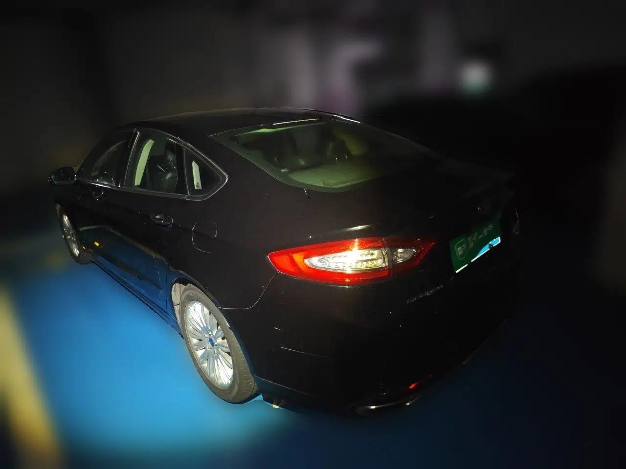 Ford Mondeo 2013 2.0L GTDi 200 Fashion Edition — миниатюра 4
