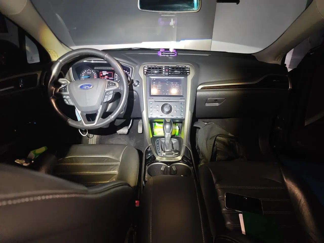 Ford Mondeo 2013 2.0L GTDi 200 Fashion Edition — миниатюра 9