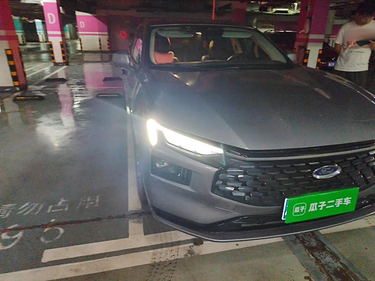 Ford Mondeo 2023 EcoBoost 180 Luxury Model — миниатюра 7