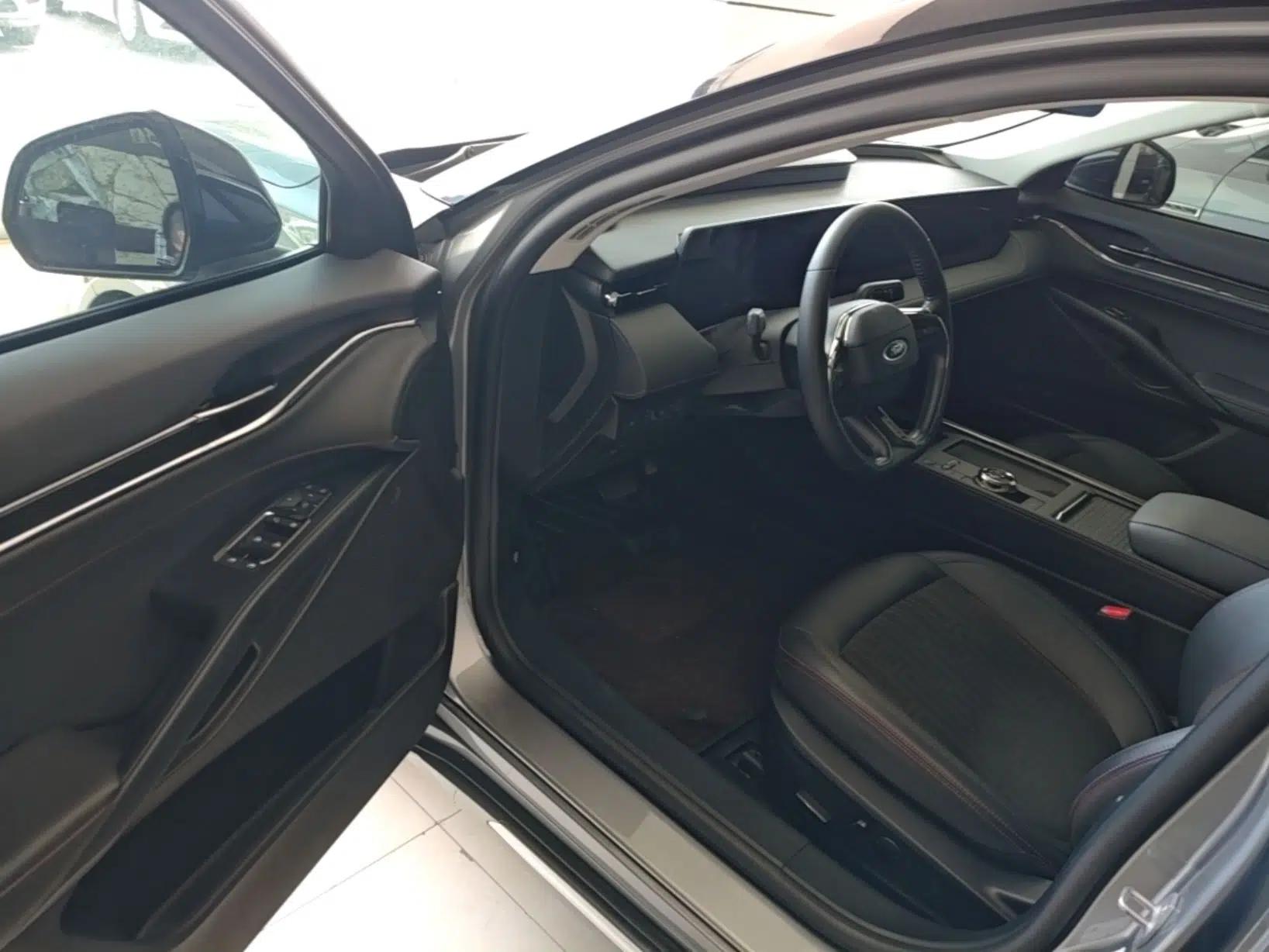 Ford Mondeo 2022 Restyled EcoBoost 245 Luxury Version — миниатюра 18