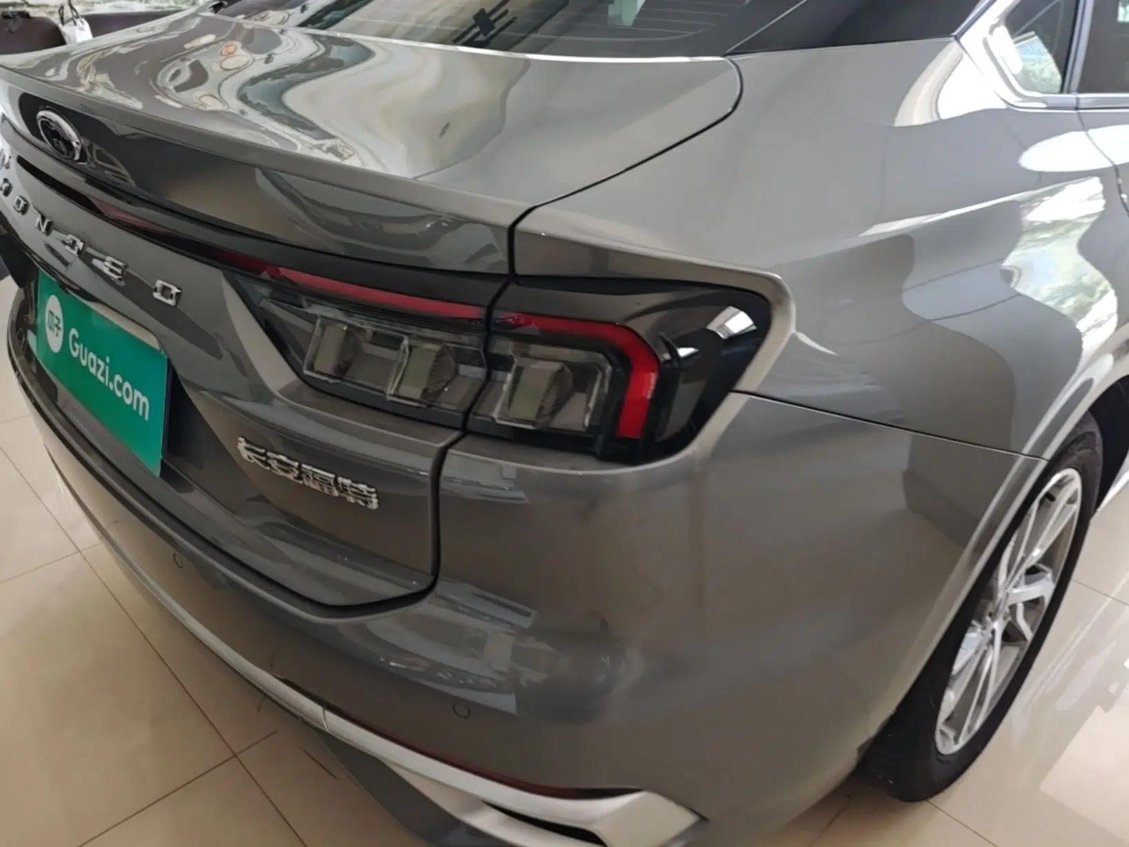 Ford Mondeo 2022 Restyled EcoBoost 245 Luxury Version — миниатюра 9