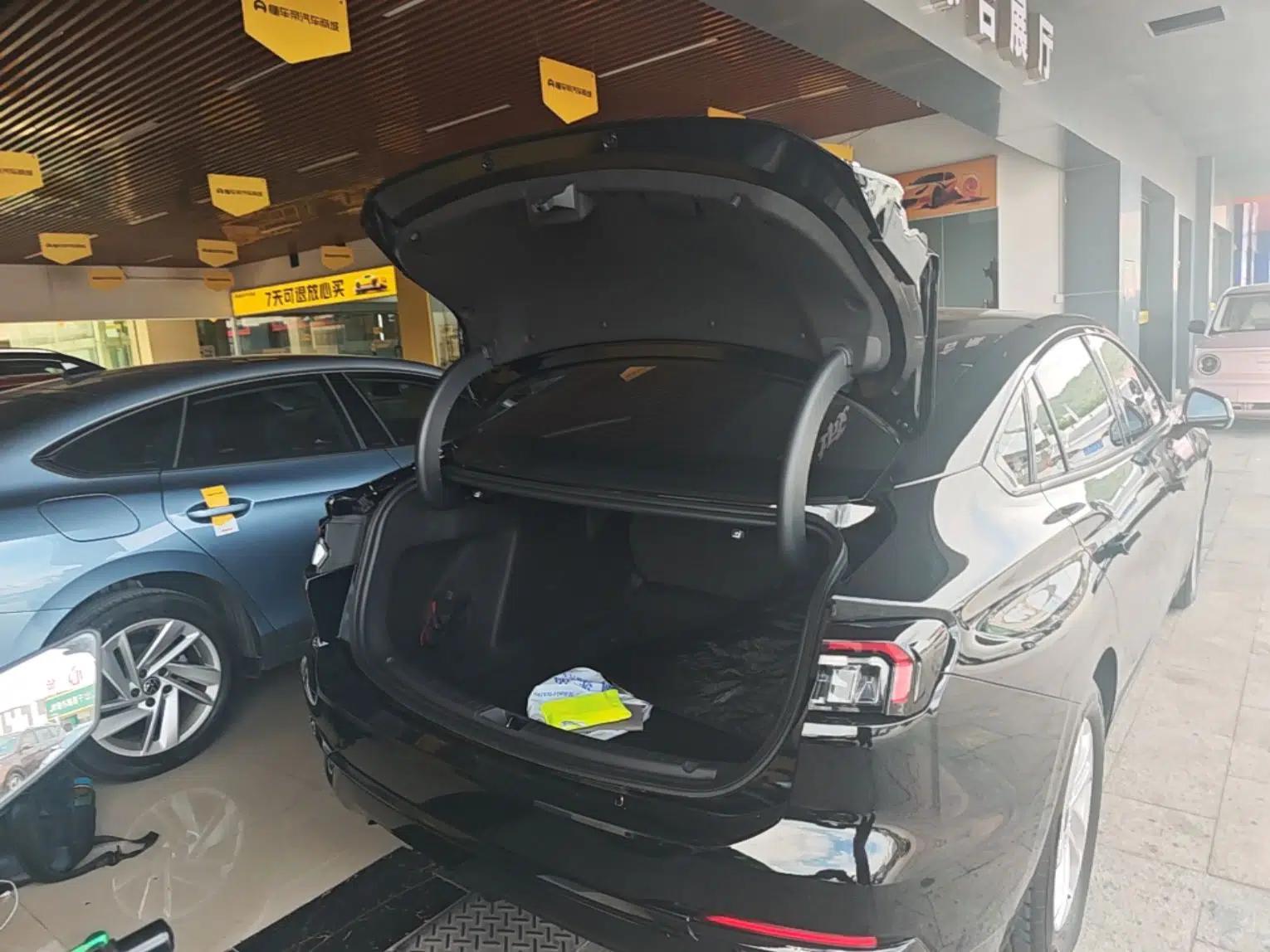 Ford Mondeo 2023 EcoBoost 180 Comfort Model — миниатюра 22