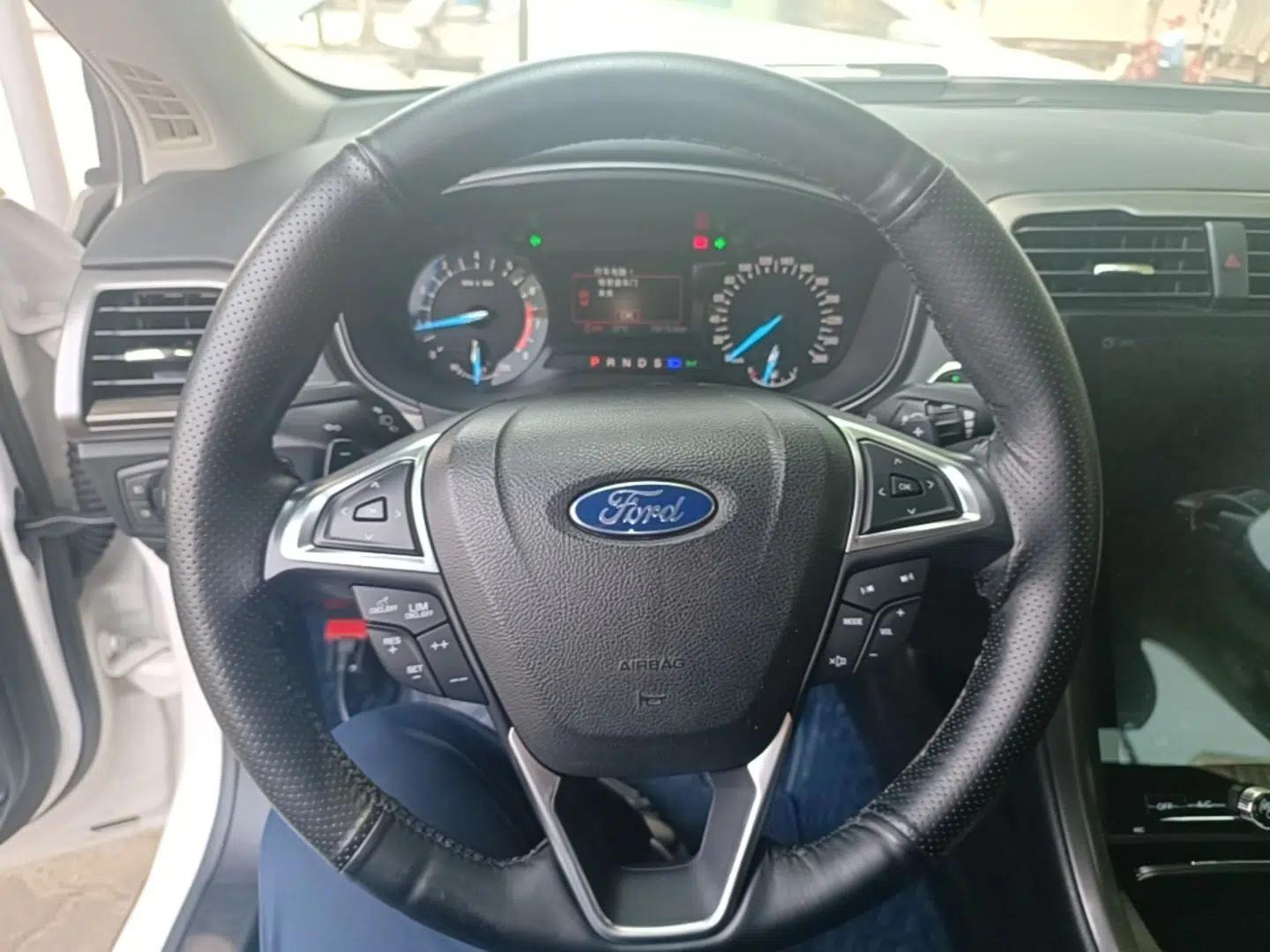 Ford Mondeo 2018 EcoBoost 180 Smart Control Fashion Model China VI Standard — миниатюра 13