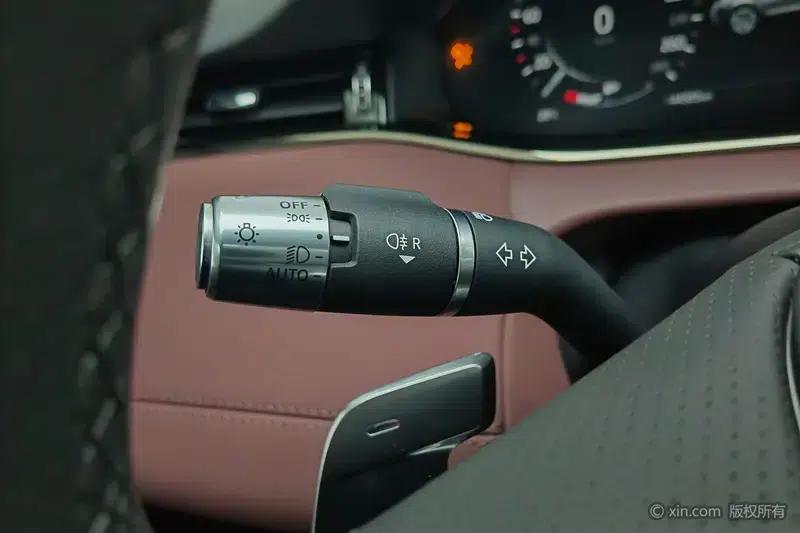 Range Rover Evoque 2022 Facelift Evoque L 249PS R-Dynamic Luxury Edition — миниатюра 15