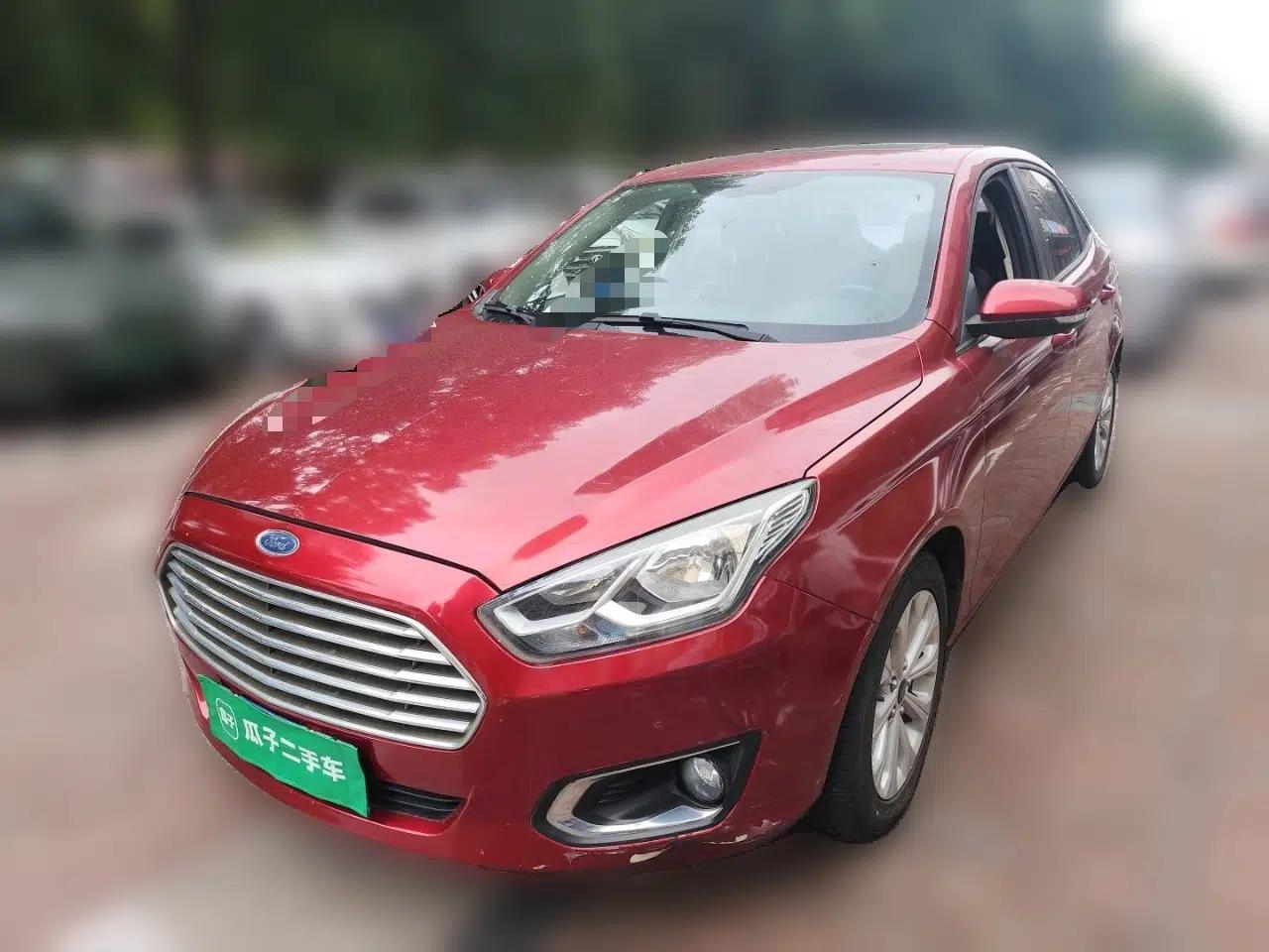 Ford Escort 2015 1.5L Automatic Fashion Model — миниатюра 1
