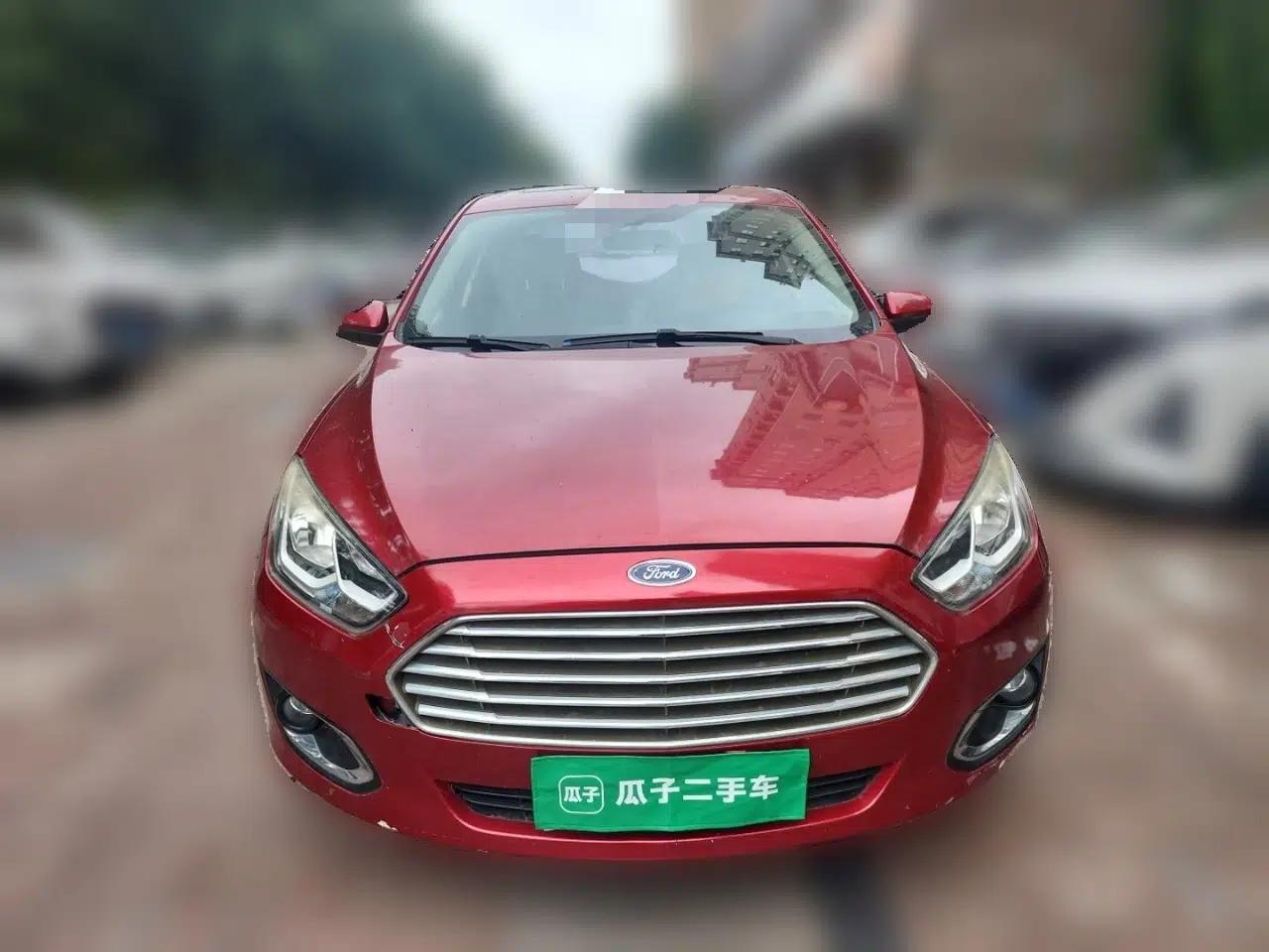 Ford Escort 2015 1.5L Automatic Fashion Model — миниатюра 2