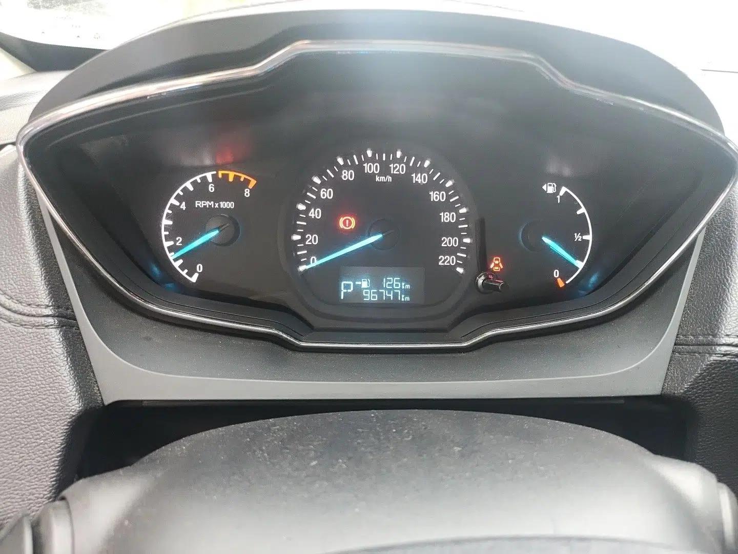 Ford Escort 2015 1.5L Automatic Fashion Model — миниатюра 11