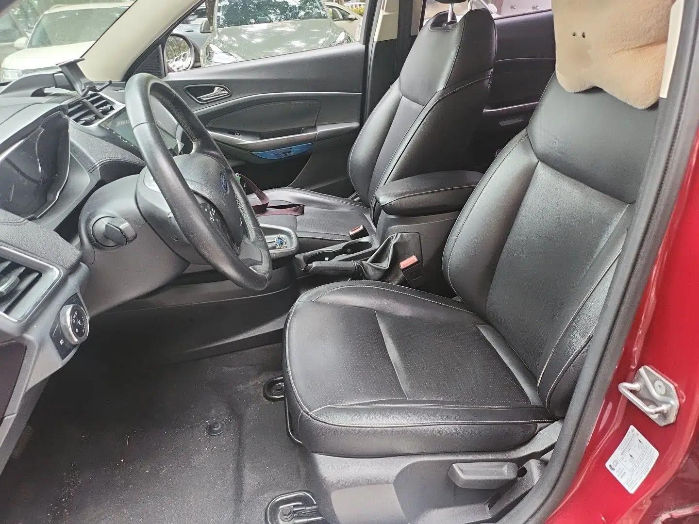 Ford Escort 2015 1.5L Automatic Fashion Model — миниатюра 15