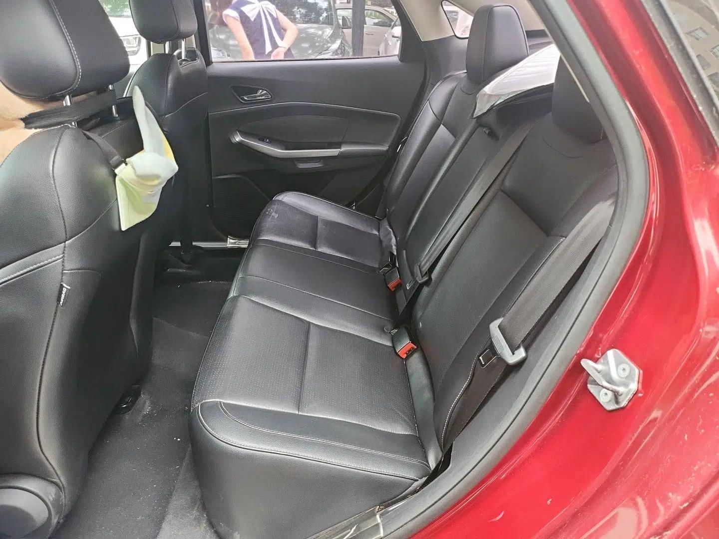 Ford Escort 2015 1.5L Automatic Fashion Model — миниатюра 17