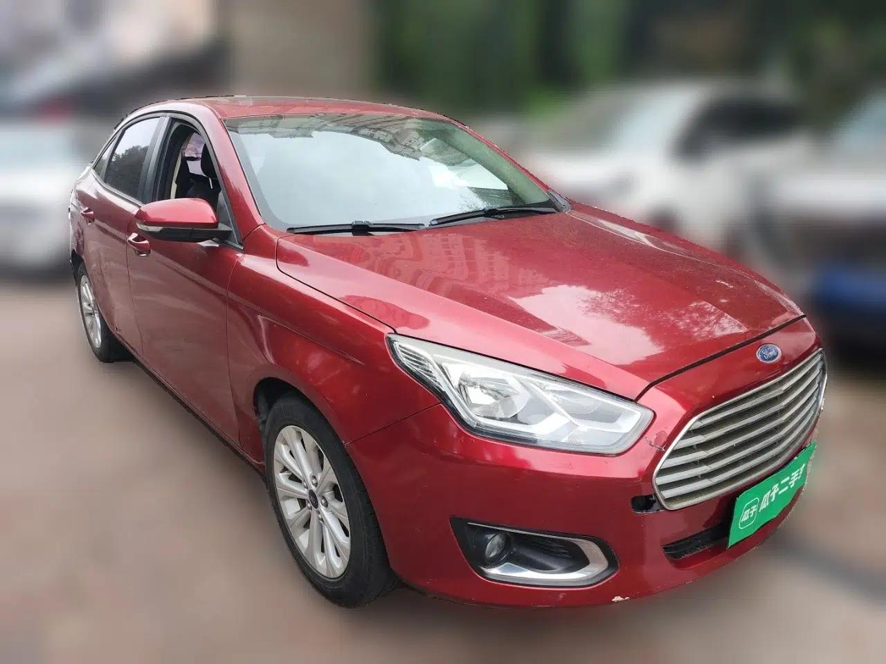 Ford Escort 2015 1.5L Automatic Fashion Model — миниатюра 3