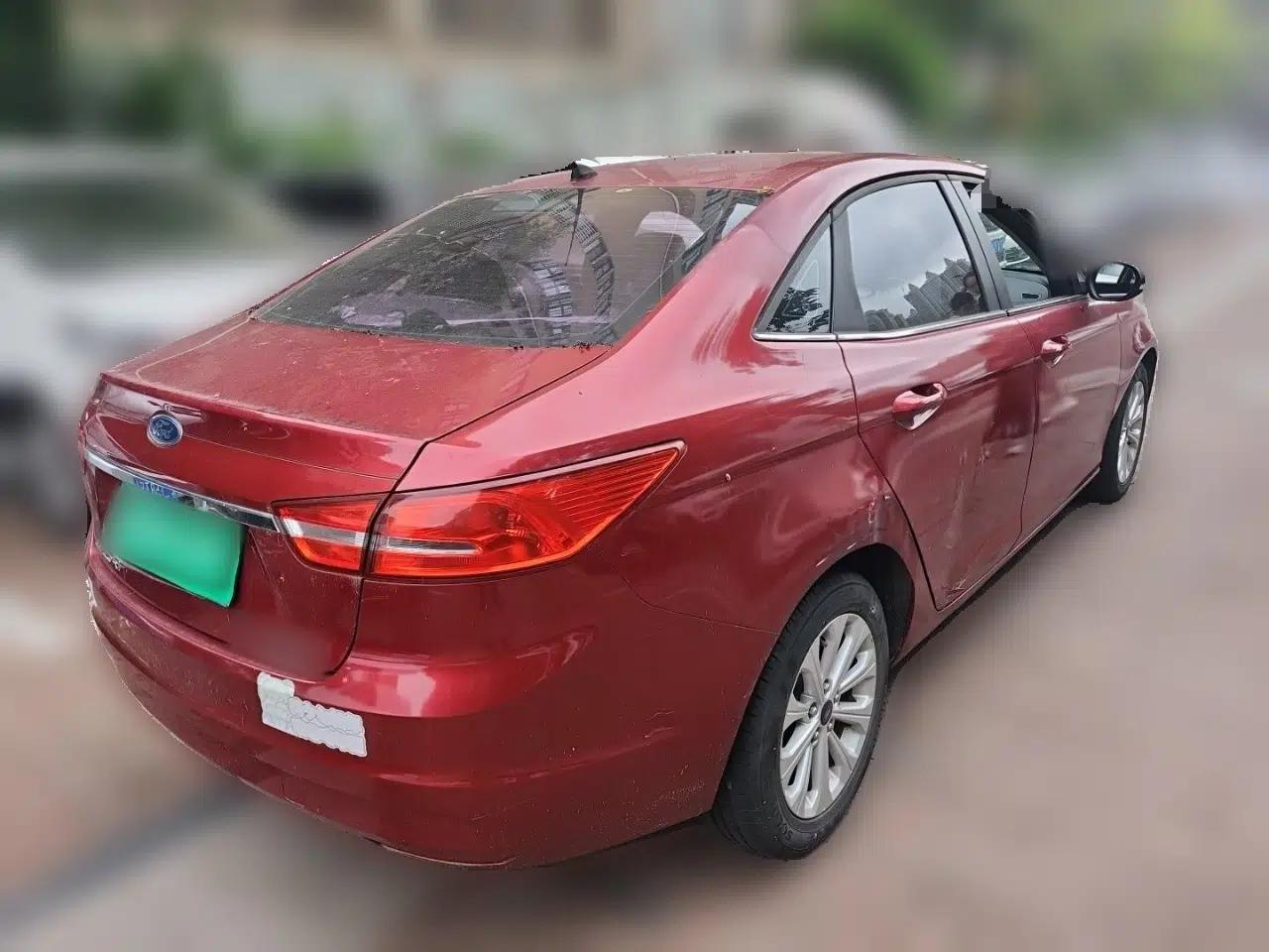 Ford Escort 2015 1.5L Automatic Fashion Model — миниатюра 6