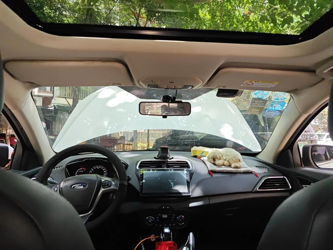 Ford Escort 2015 1.5L Automatic Fashion Model — миниатюра 18