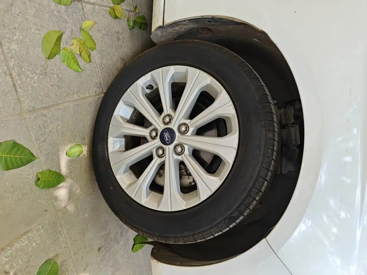 Ford Escort 2015 1.5L Automatic Fashion Model — миниатюра 8