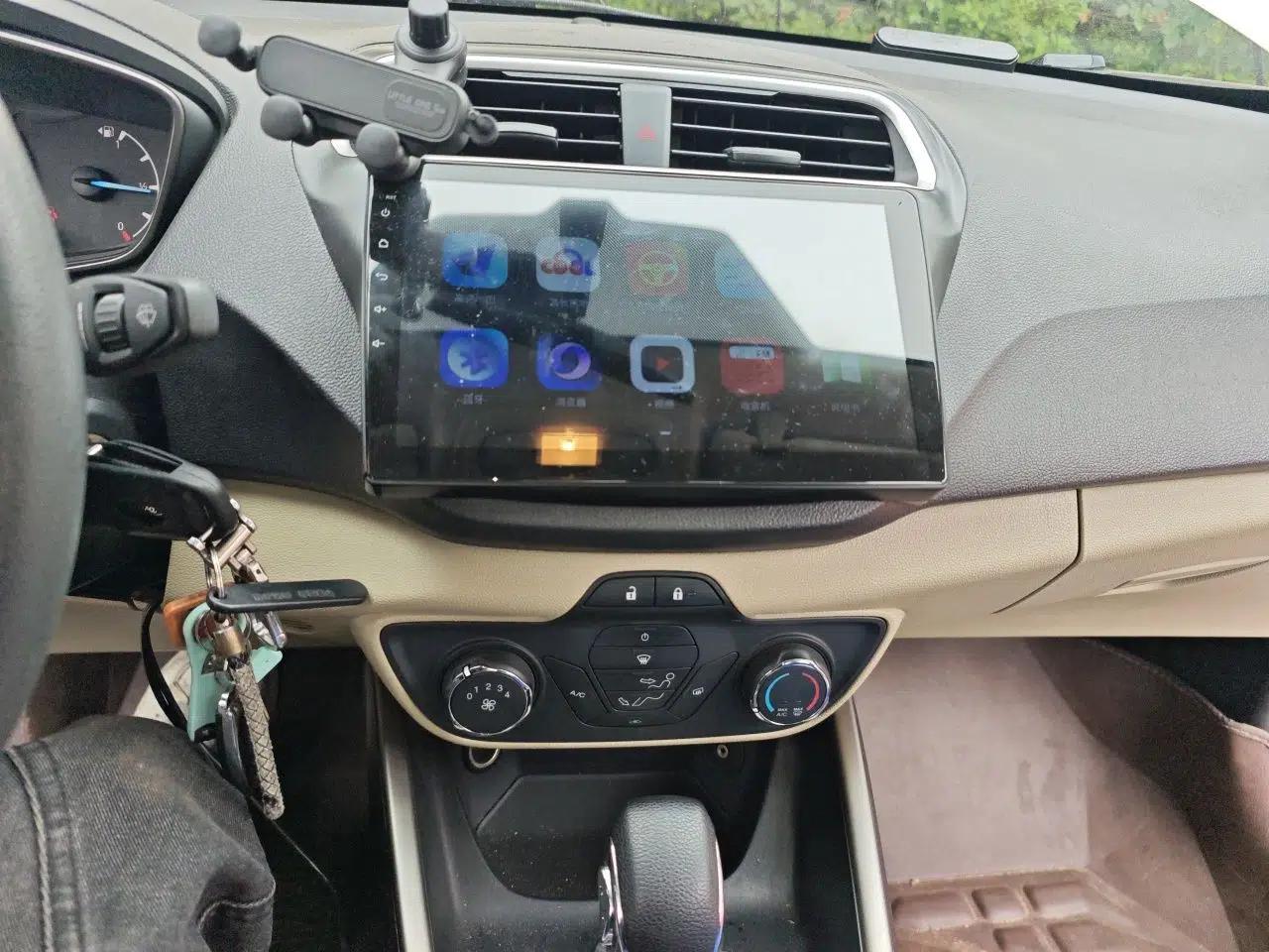 Ford Escort 2015 1.5L Automatic Comfort Edition — миниатюра 13
