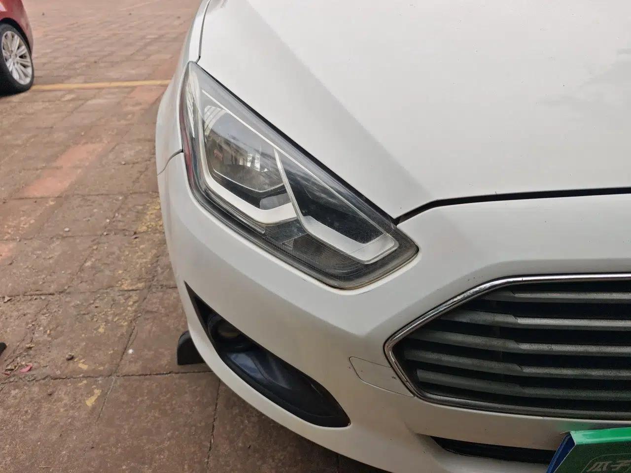 Ford Escort 2015 1.5L Automatic Comfort Edition — миниатюра 7