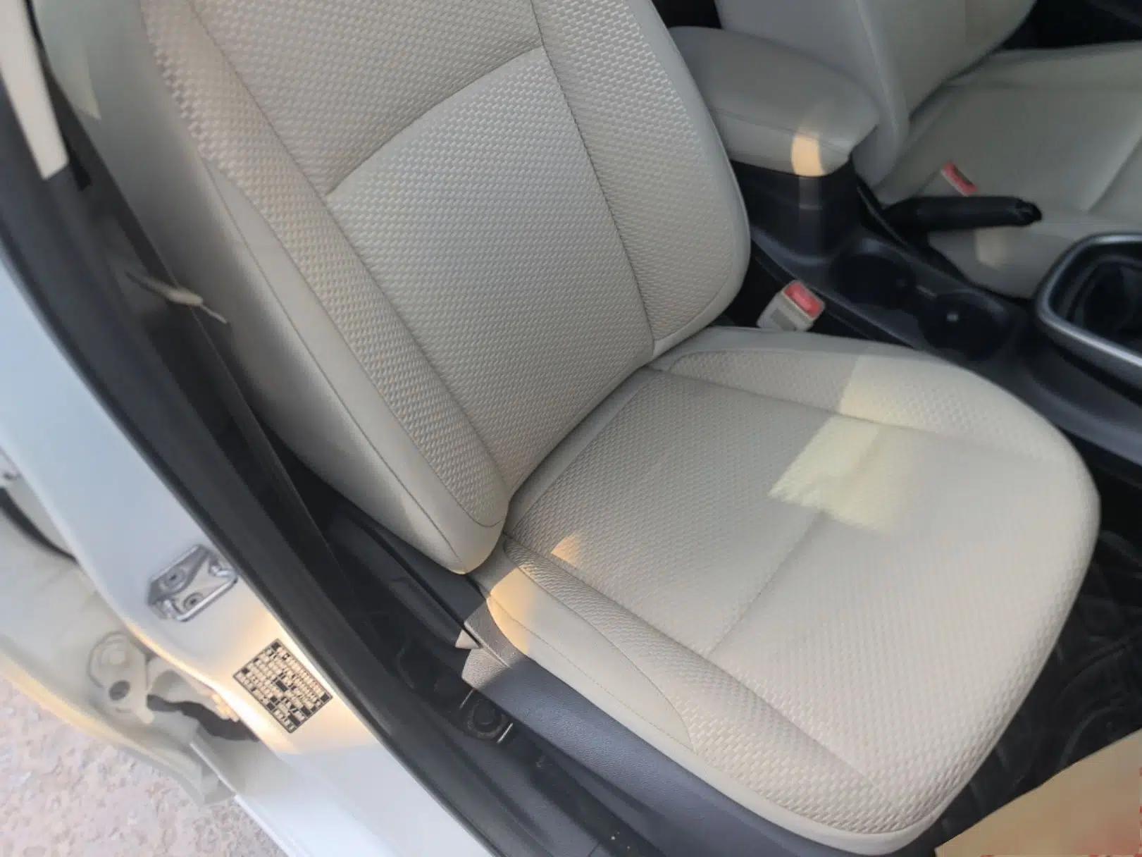 Ford Escort 2015 1.5L Manual Comfort Model — миниатюра 19